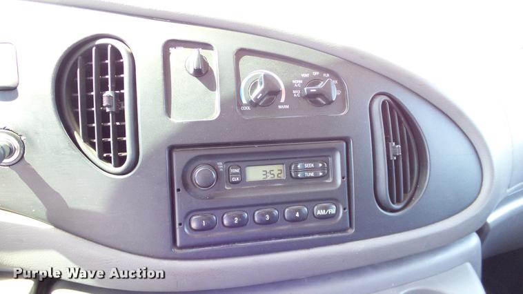 image for item DA6235 2000 Ford Econoline E250 Extended van