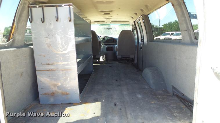 image for item DA6235 2000 Ford Econoline E250 Extended van