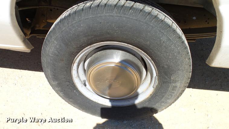 image for item DA6235 2000 Ford Econoline E250 Extended van