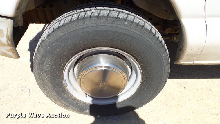 image for item DA6235 2000 Ford Econoline E250 Extended van