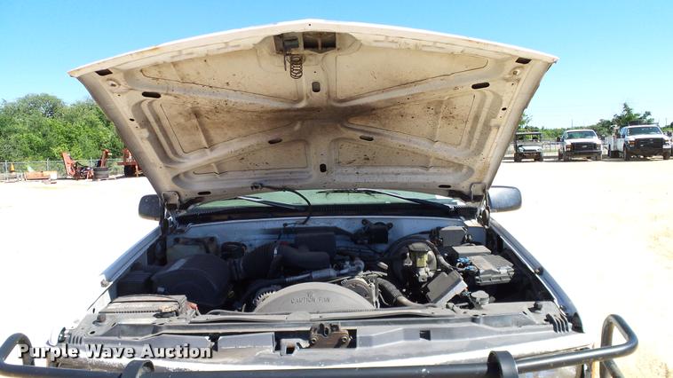 image for item DA6240 1997 Chevrolet 2500 Ext. Cab pickup truck