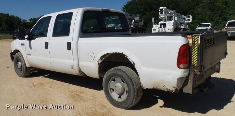 image for item DA6241 2006 Ford F250 Super Duty Crew Cab pickup truck
