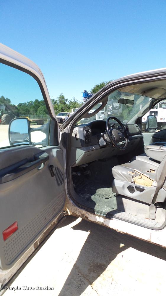 image for item DA6241 2006 Ford F250 Super Duty Crew Cab pickup truck