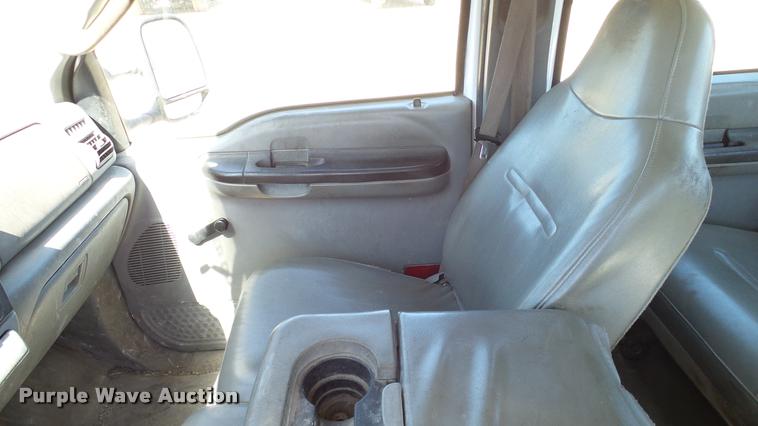 image for item DA6241 2006 Ford F250 Super Duty Crew Cab pickup truck