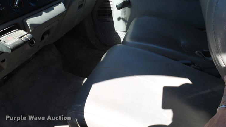 image for item DA6241 2006 Ford F250 Super Duty Crew Cab pickup truck