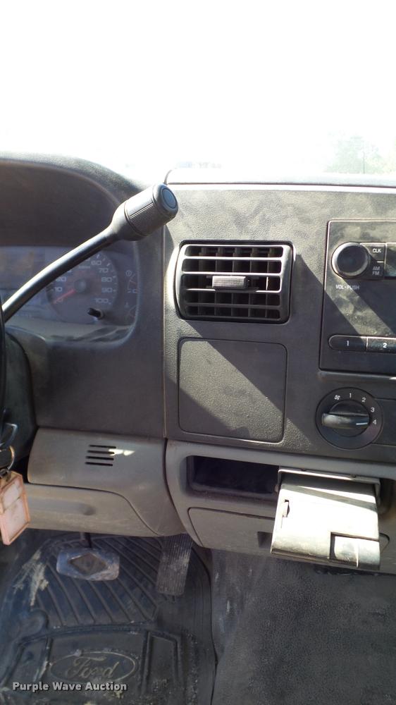 image for item DA6241 2006 Ford F250 Super Duty Crew Cab pickup truck