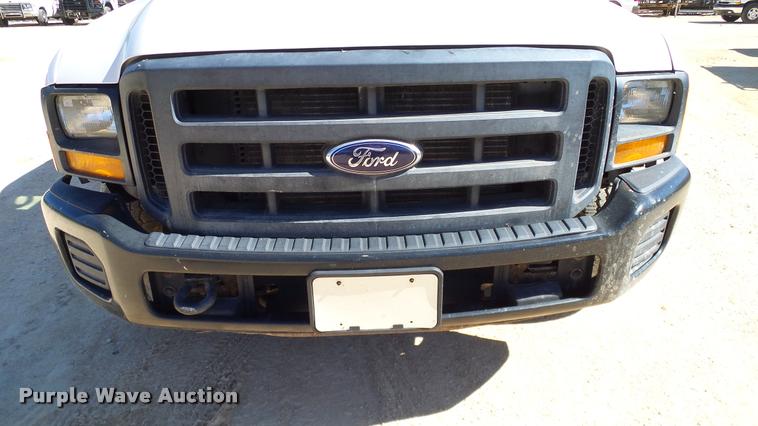 image for item DA6241 2006 Ford F250 Super Duty Crew Cab pickup truck