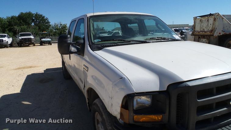 image for item DA6241 2006 Ford F250 Super Duty Crew Cab pickup truck