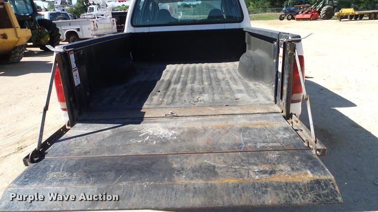 image for item DA6241 2006 Ford F250 Super Duty Crew Cab pickup truck