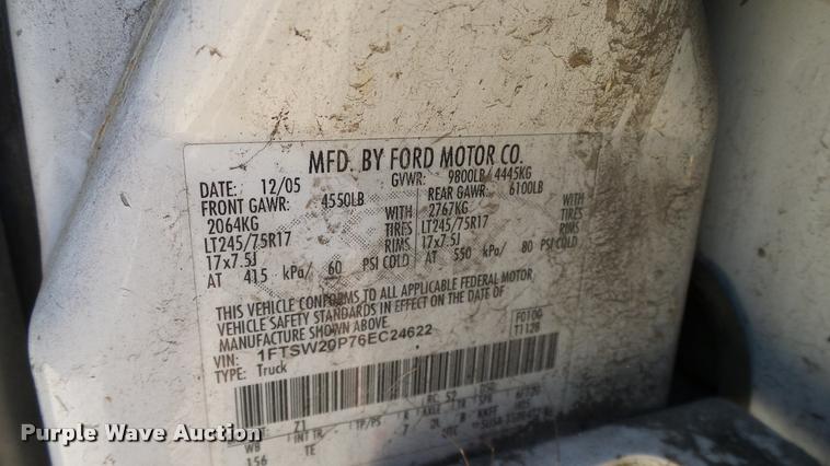 image for item DA6241 2006 Ford F250 Super Duty Crew Cab pickup truck