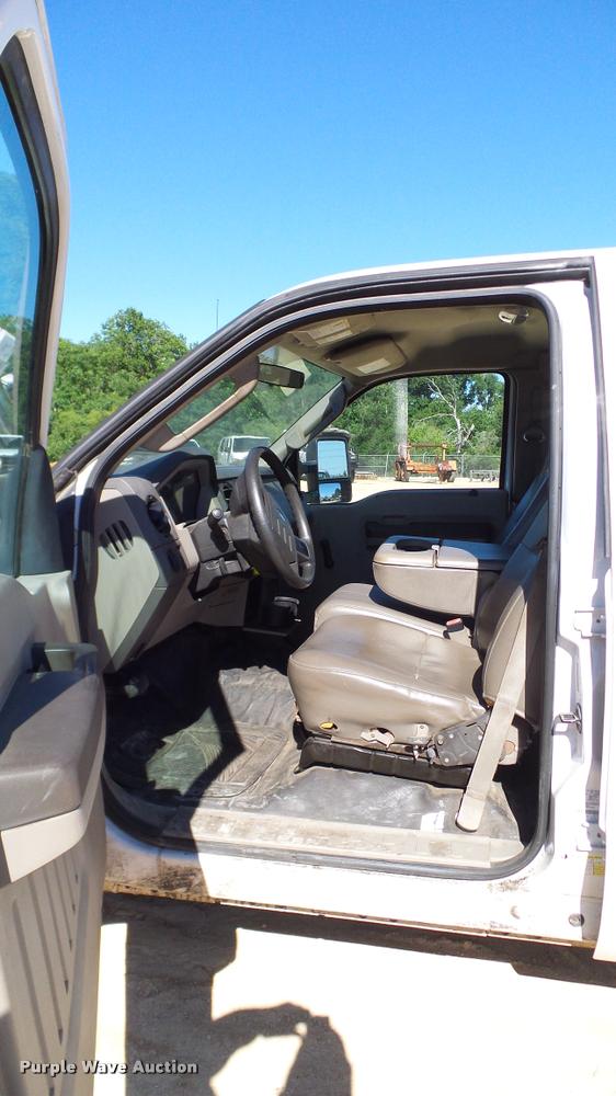 image for item DA6245 2008 Ford F250 Super Duty Crew Cab pickup truck