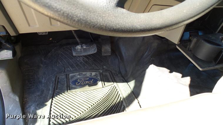 image for item DA6245 2008 Ford F250 Super Duty Crew Cab pickup truck