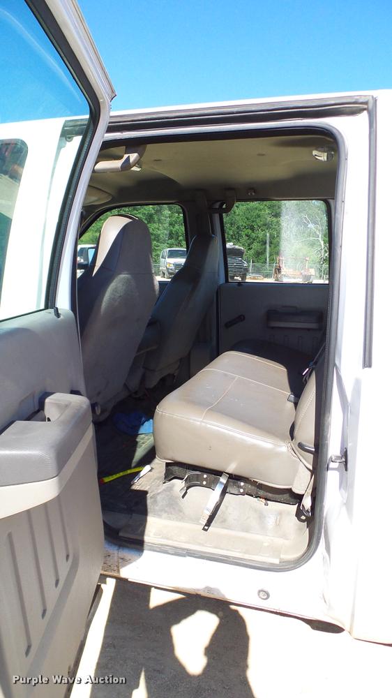 image for item DA6245 2008 Ford F250 Super Duty Crew Cab pickup truck