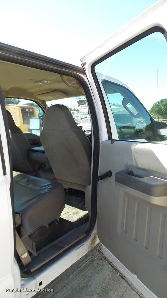 image for item DA6245 2008 Ford F250 Super Duty Crew Cab pickup truck
