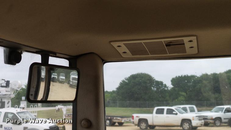 image for item DA6247 1995 John Deere 6400 tractor