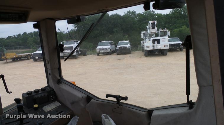 image for item DA6247 1995 John Deere 6400 tractor