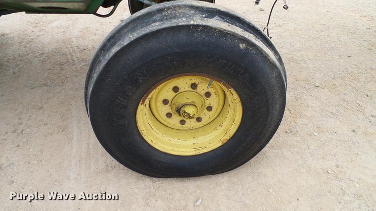 image for item DA6247 1995 John Deere 6400 tractor