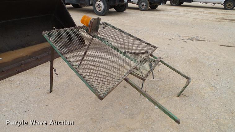 image for item DA6247 1995 John Deere 6400 tractor