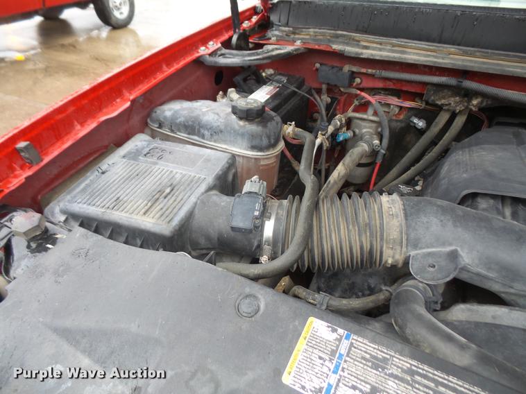 image for item DA6353 2009 GMC Sierra 2500HD Crew Cab flatbed pickup truck