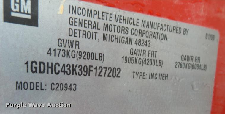 image for item DA6353 2009 GMC Sierra 2500HD Crew Cab flatbed pickup truck