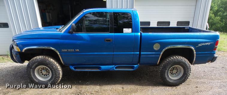 image for item DA6367 1998 Dodge Ram 1500 Quad Cab pickup truck