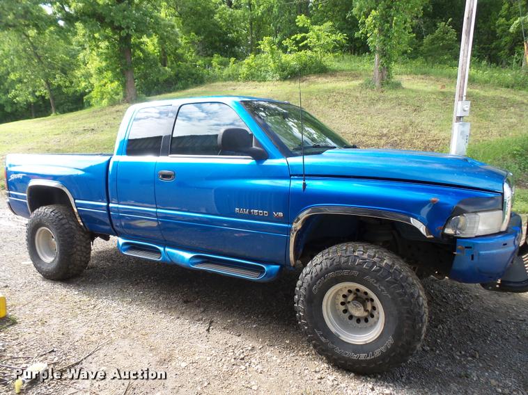 image for item DA6367 1998 Dodge Ram 1500 Quad Cab pickup truck