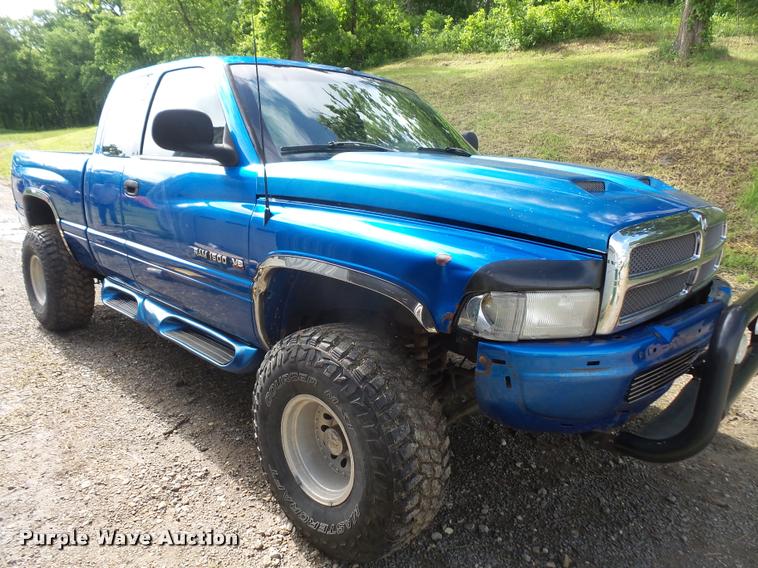 image for item DA6367 1998 Dodge Ram 1500 Quad Cab pickup truck