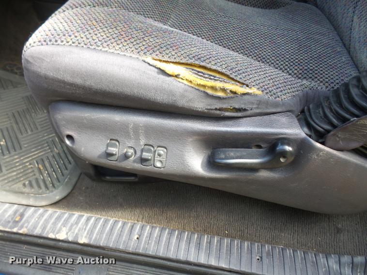 image for item DA6367 1998 Dodge Ram 1500 Quad Cab pickup truck