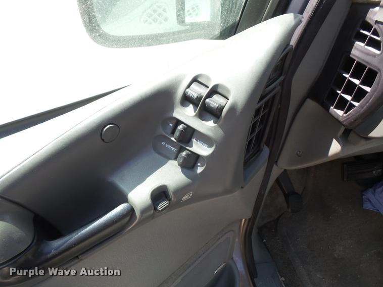 image for item DA6377 1997 Chrysler Town & Country van