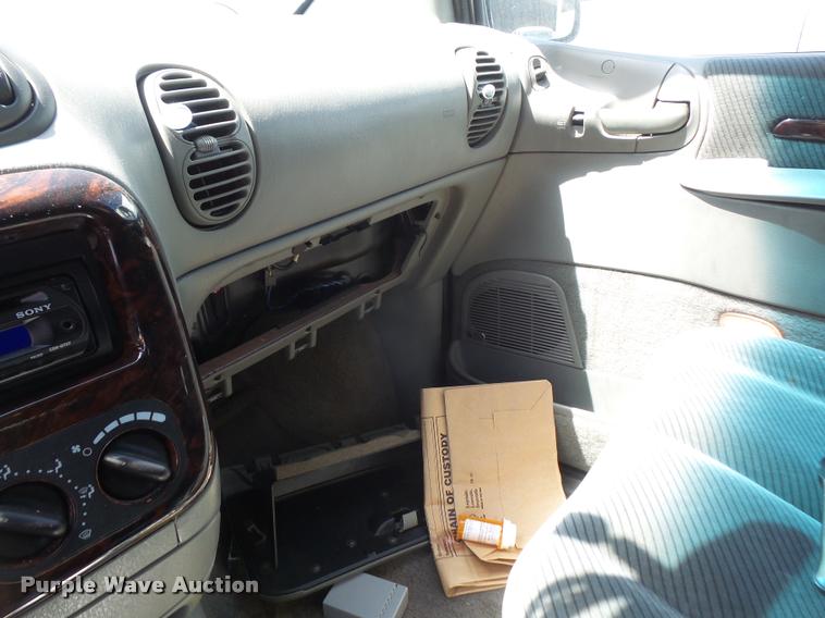 image for item DA6377 1997 Chrysler Town & Country van