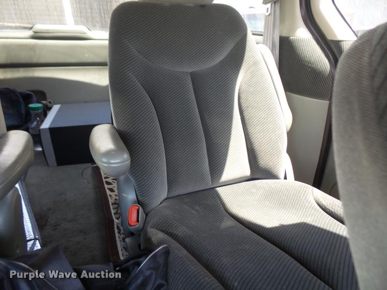 image for item DA6377 1997 Chrysler Town & Country van