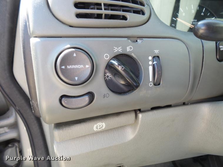 image for item DA6377 1997 Chrysler Town & Country van