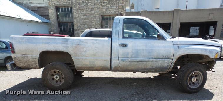 image for item DA6378 1996 Dodge Ram 1500 pickup truck