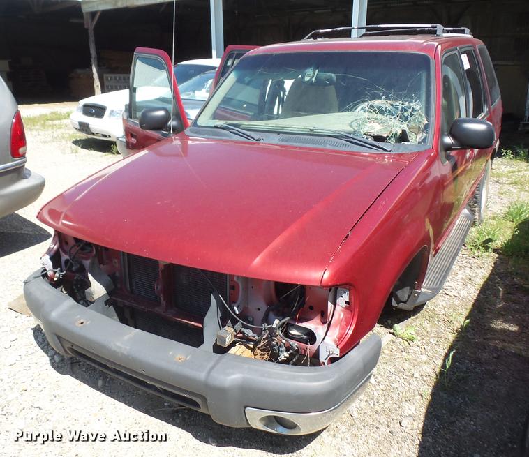 image for item DA6380 2000 Ford Explorer SUV
