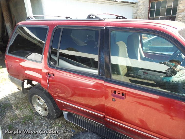 image for item DA6380 2000 Ford Explorer SUV