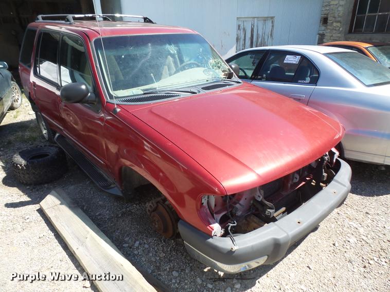 image for item DA6380 2000 Ford Explorer SUV