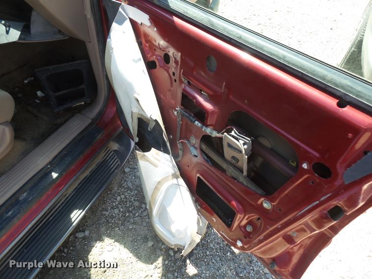 image for item DA6380 2000 Ford Explorer SUV