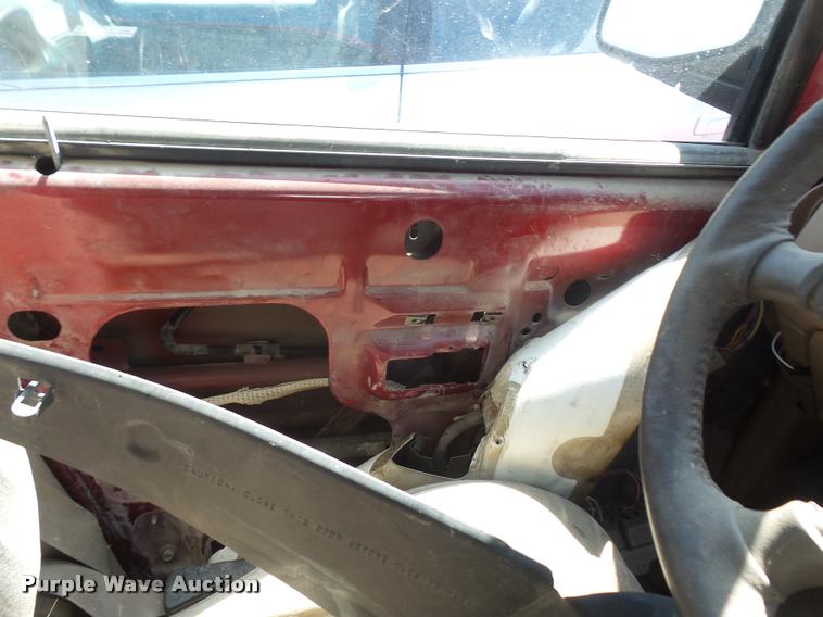 image for item DA6380 2000 Ford Explorer SUV