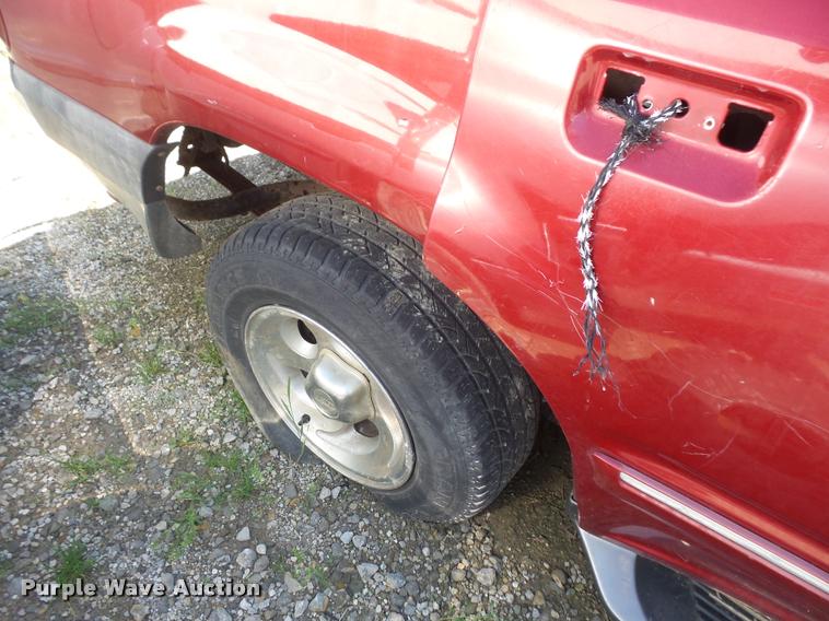 image for item DA6380 2000 Ford Explorer SUV