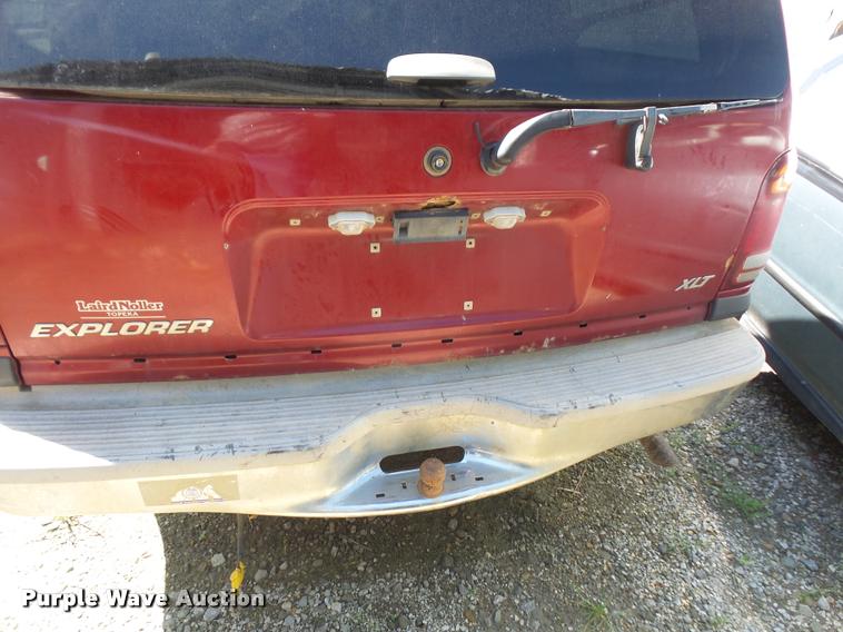 image for item DA6380 2000 Ford Explorer SUV