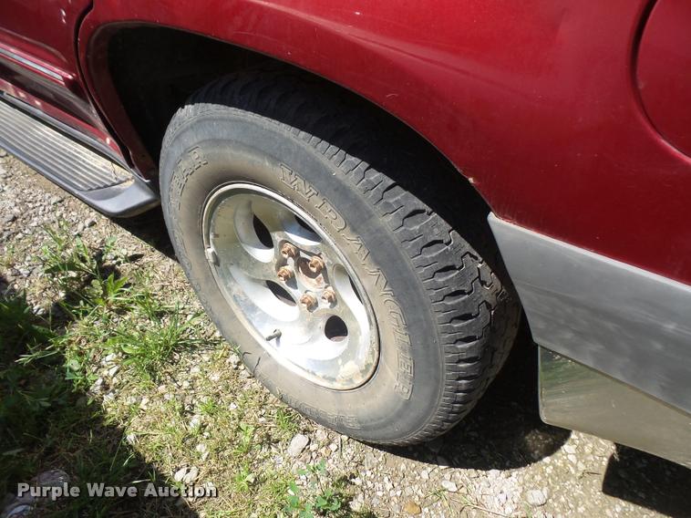 image for item DA6380 2000 Ford Explorer SUV