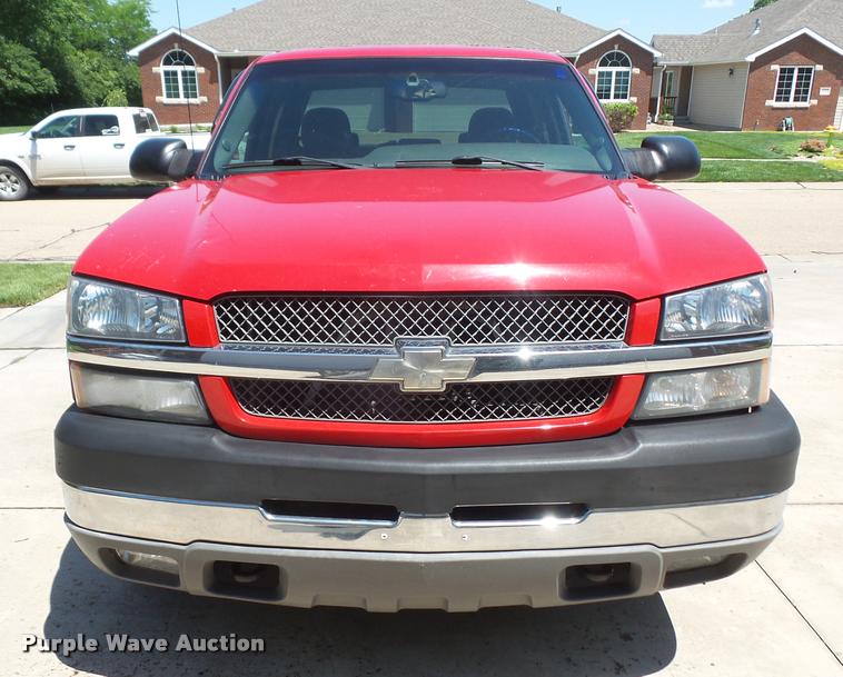 image for item DA6407 2003 Chevrolet Silverado 2500HD Crew Cab pickup truck
