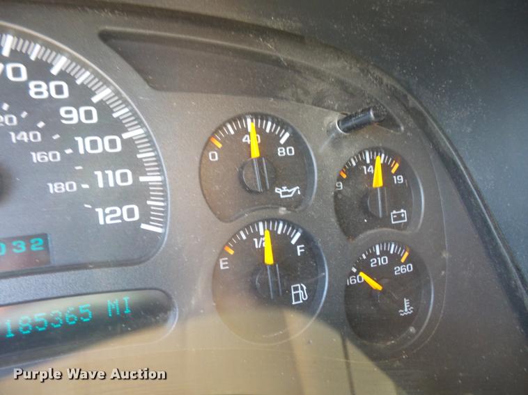 image for item DA6407 2003 Chevrolet Silverado 2500HD Crew Cab pickup truck