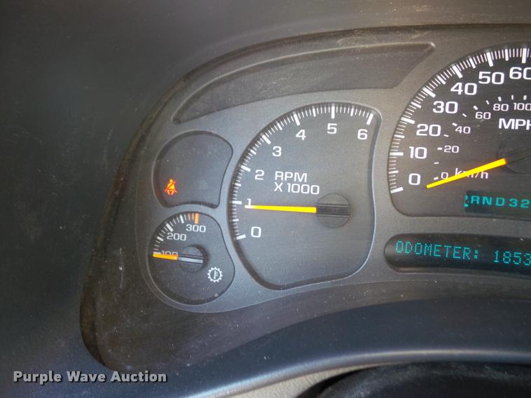 image for item DA6407 2003 Chevrolet Silverado 2500HD Crew Cab pickup truck