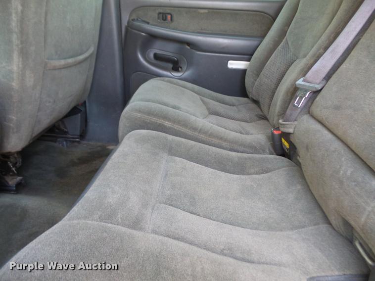 image for item DA6407 2003 Chevrolet Silverado 2500HD Crew Cab pickup truck