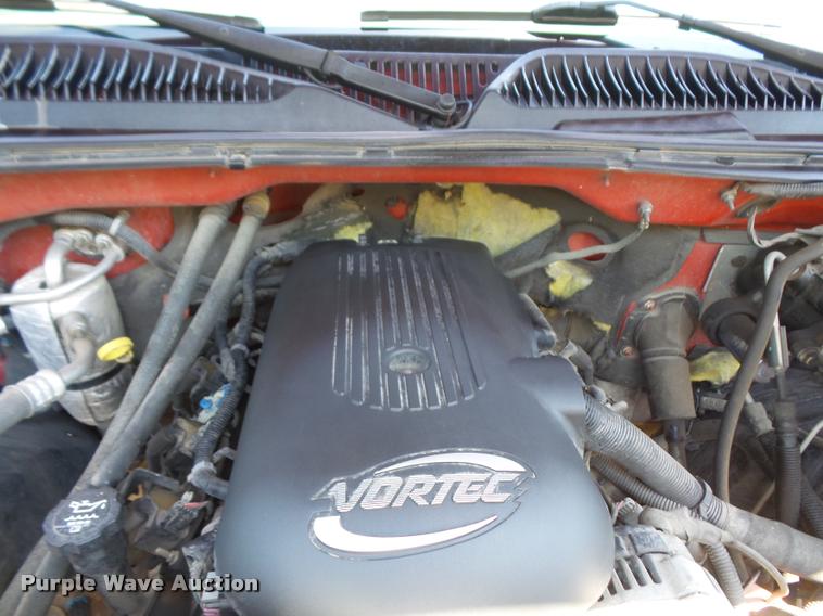 image for item DA6407 2003 Chevrolet Silverado 2500HD Crew Cab pickup truck