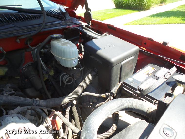 image for item DA6407 2003 Chevrolet Silverado 2500HD Crew Cab pickup truck