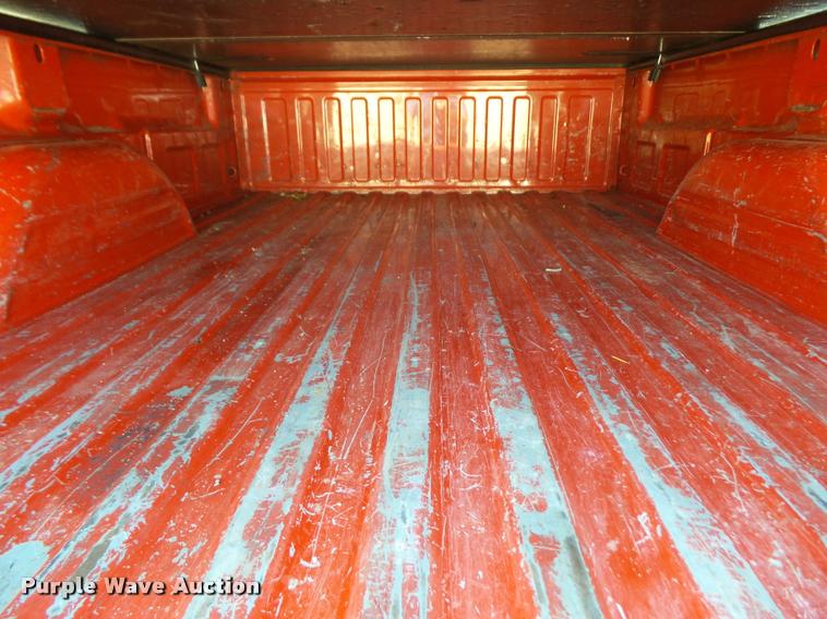 image for item DA6407 2003 Chevrolet Silverado 2500HD Crew Cab pickup truck