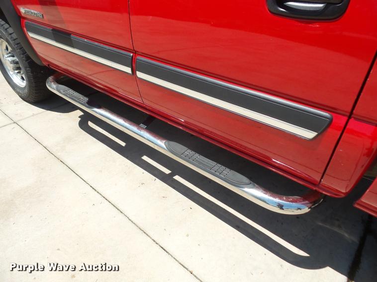 image for item DA6407 2003 Chevrolet Silverado 2500HD Crew Cab pickup truck