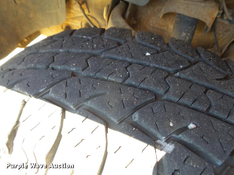 image for item DA6407 2003 Chevrolet Silverado 2500HD Crew Cab pickup truck